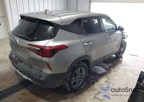 2021 Kia Seltos Lx z USA, uszkodzony, nr VIN KNDEPCAA4M7225318